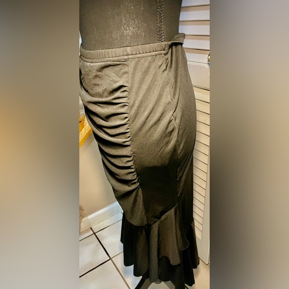 Black Swim Skirt With Rouching size xl - Picture 4 of 7